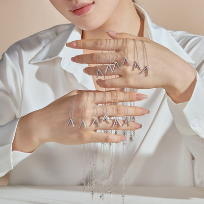 [LORA]Sparkling "A" Shape Necklace
