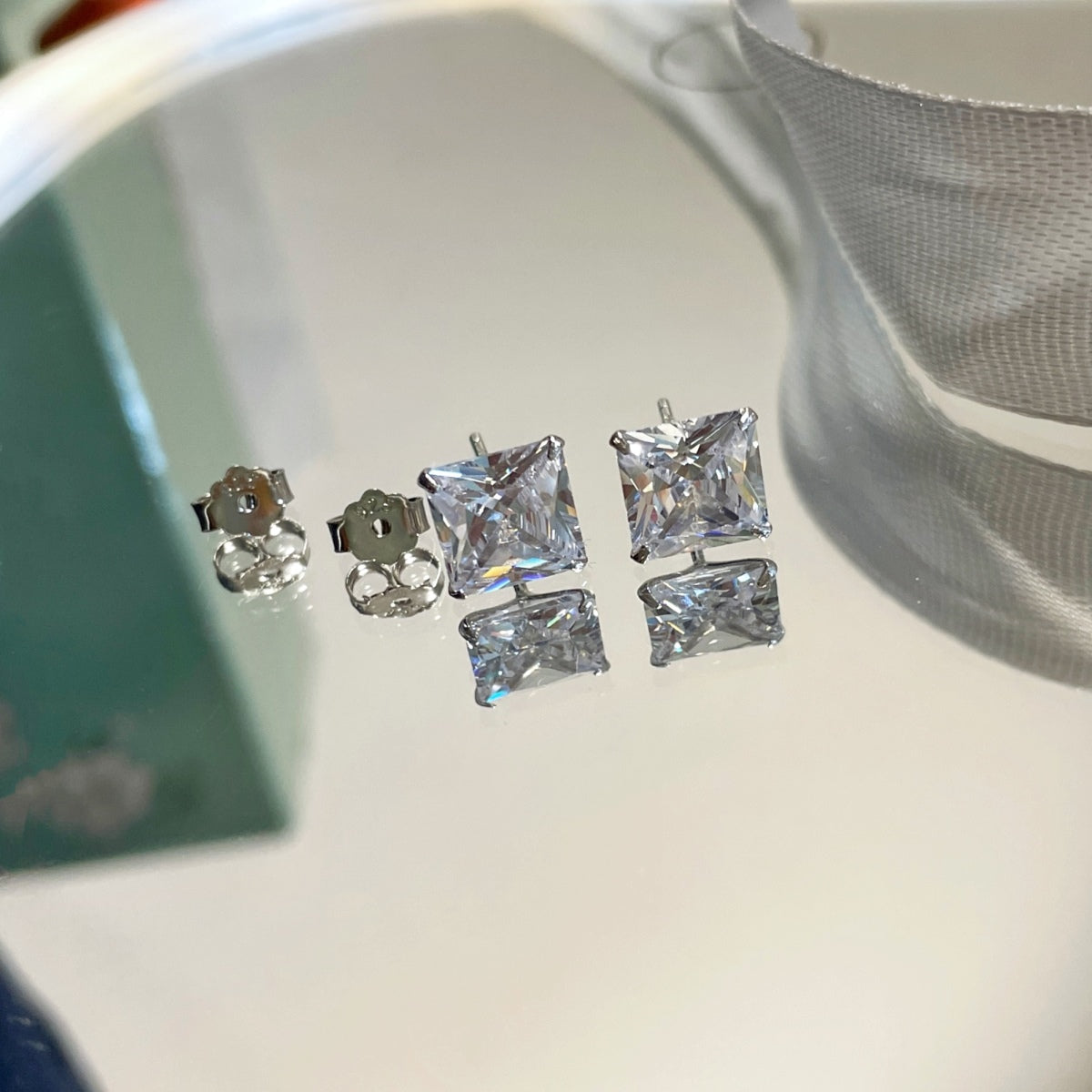 [LORA]Ornate Square Shape Earrings
