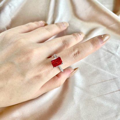 [LORA]4.0 Carat Luxurious Engagement Ring
