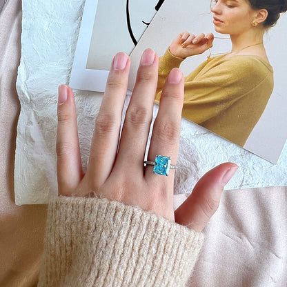 [LORA]4.0 Carat Luxurious Engagement Ring
