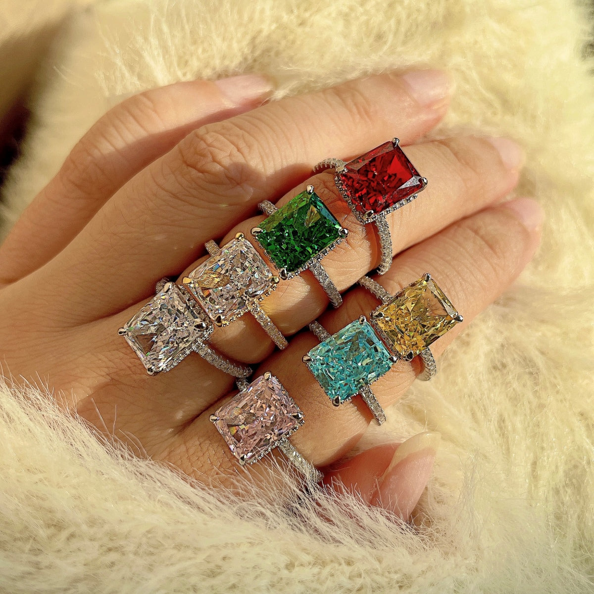 [LORA]4.0 Carat Luxurious Engagement Ring