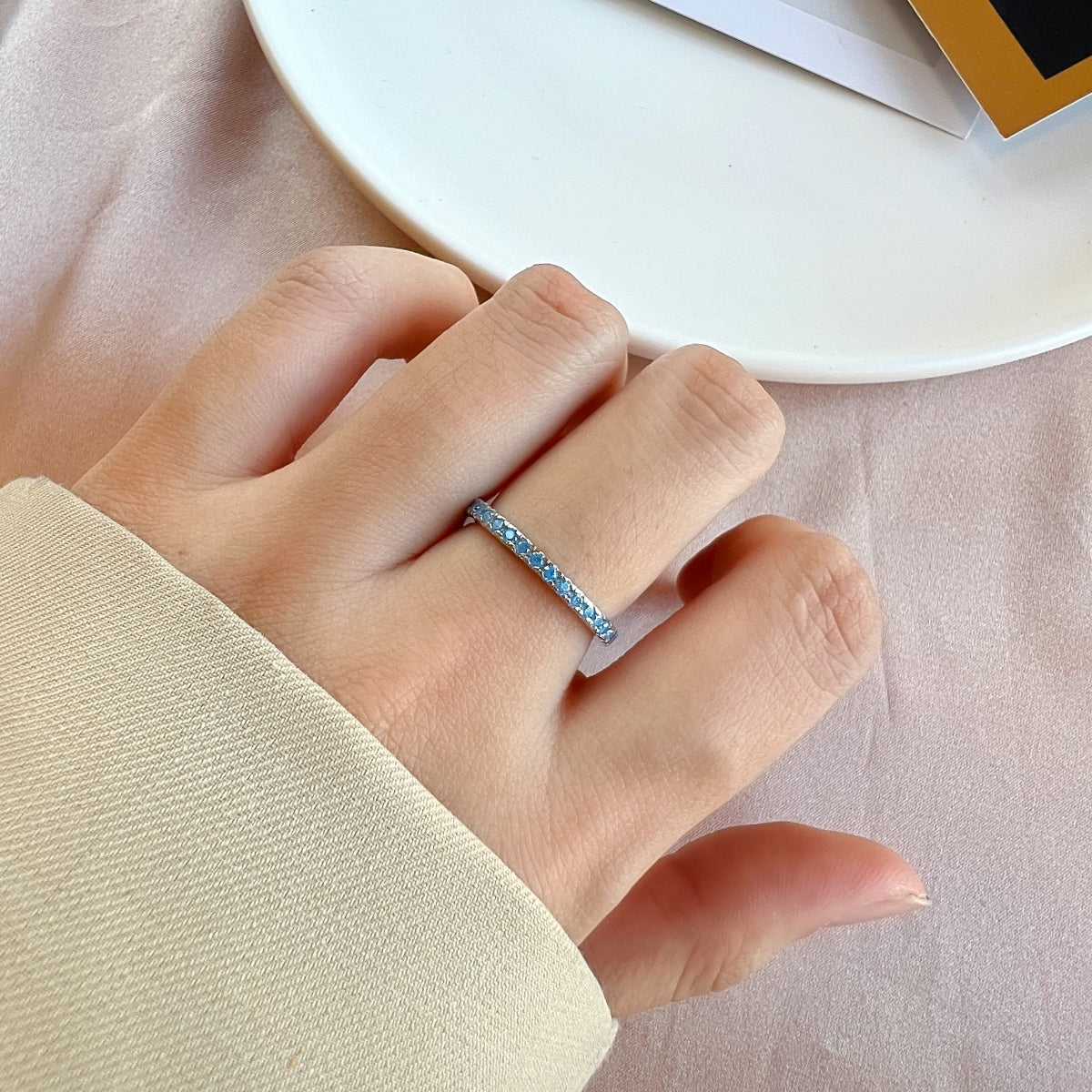 [LORA]Delicate Sparkling Round Cut Daily Ring