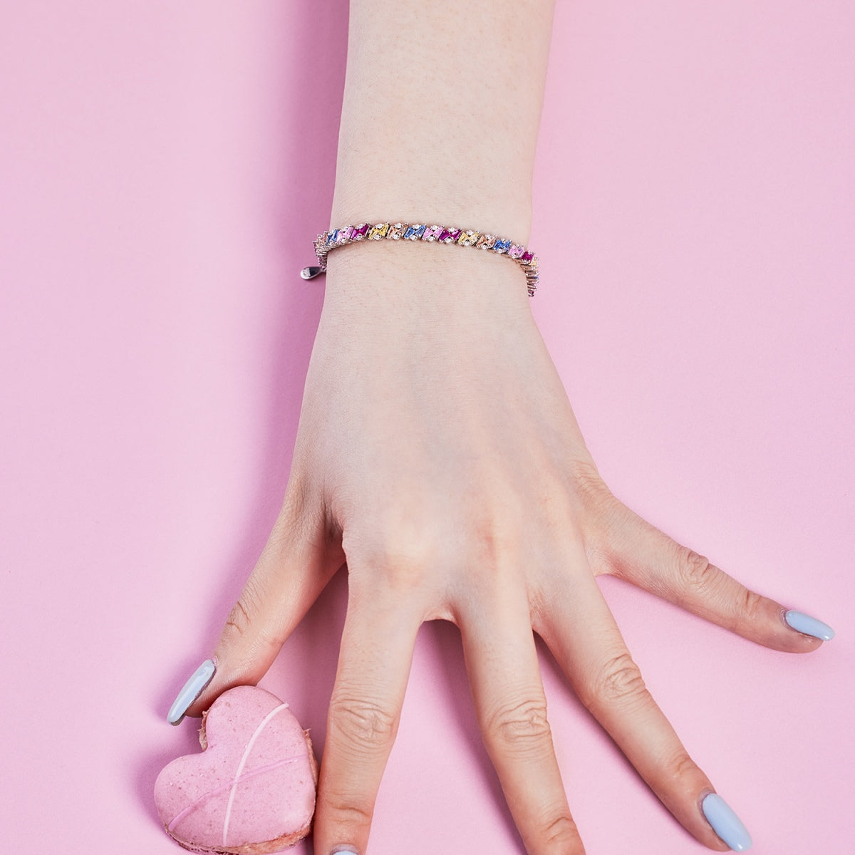 [LORA]Ornate Sparkling Multi Cut Party Bracelet
