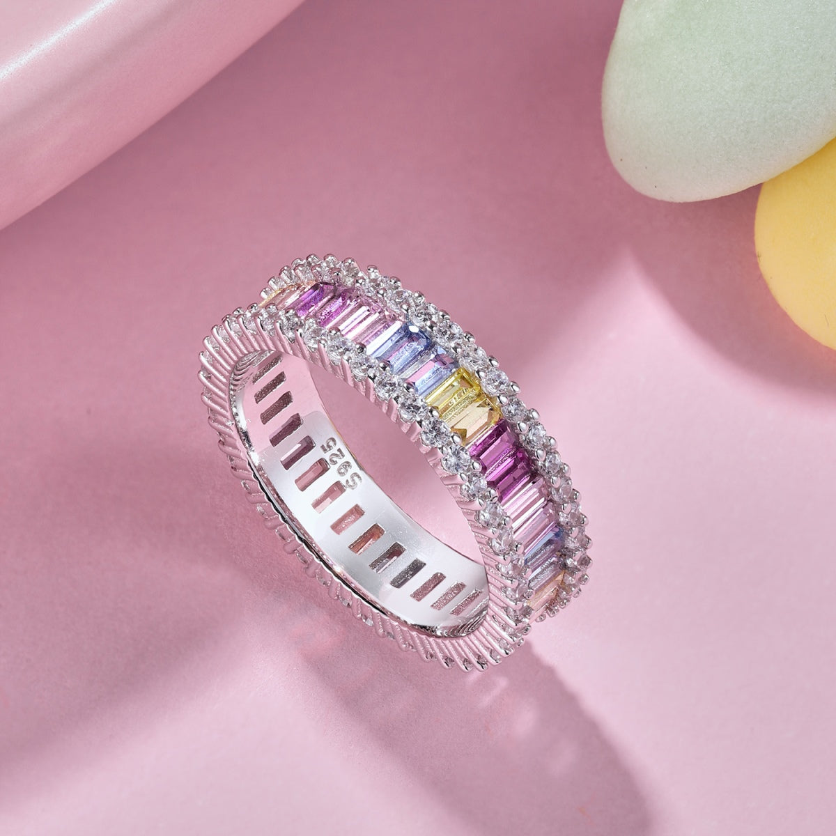 [LORA]Dainty Kaleidoscopic Emerald Cut Daily Ring