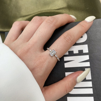 [LORA]1.0 Carat Dainty Resplendent Radiant Cut Daily Ring