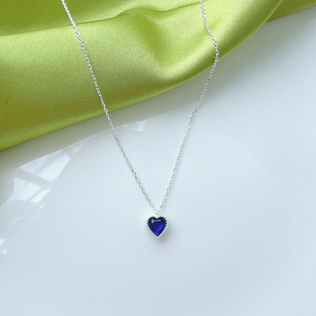 [LORA]Ornate Heart Shape Necklace