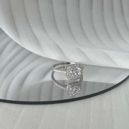 [LORA]Dazzling Resplendent Round Cut Wedding Ring