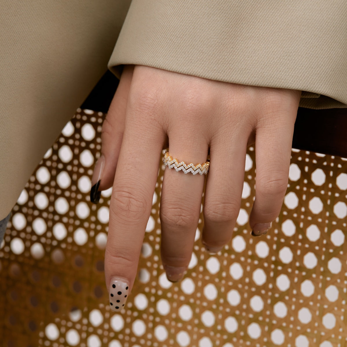 [LORA]Delicate Enchanting Wave Shape Daily Ring