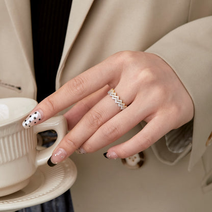 [LORA]Delicate Enchanting Wave Shape Daily Ring