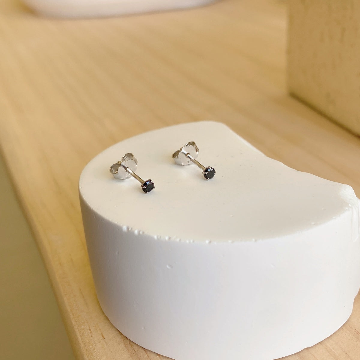 [LORA]Delicate Solitaire Earrings