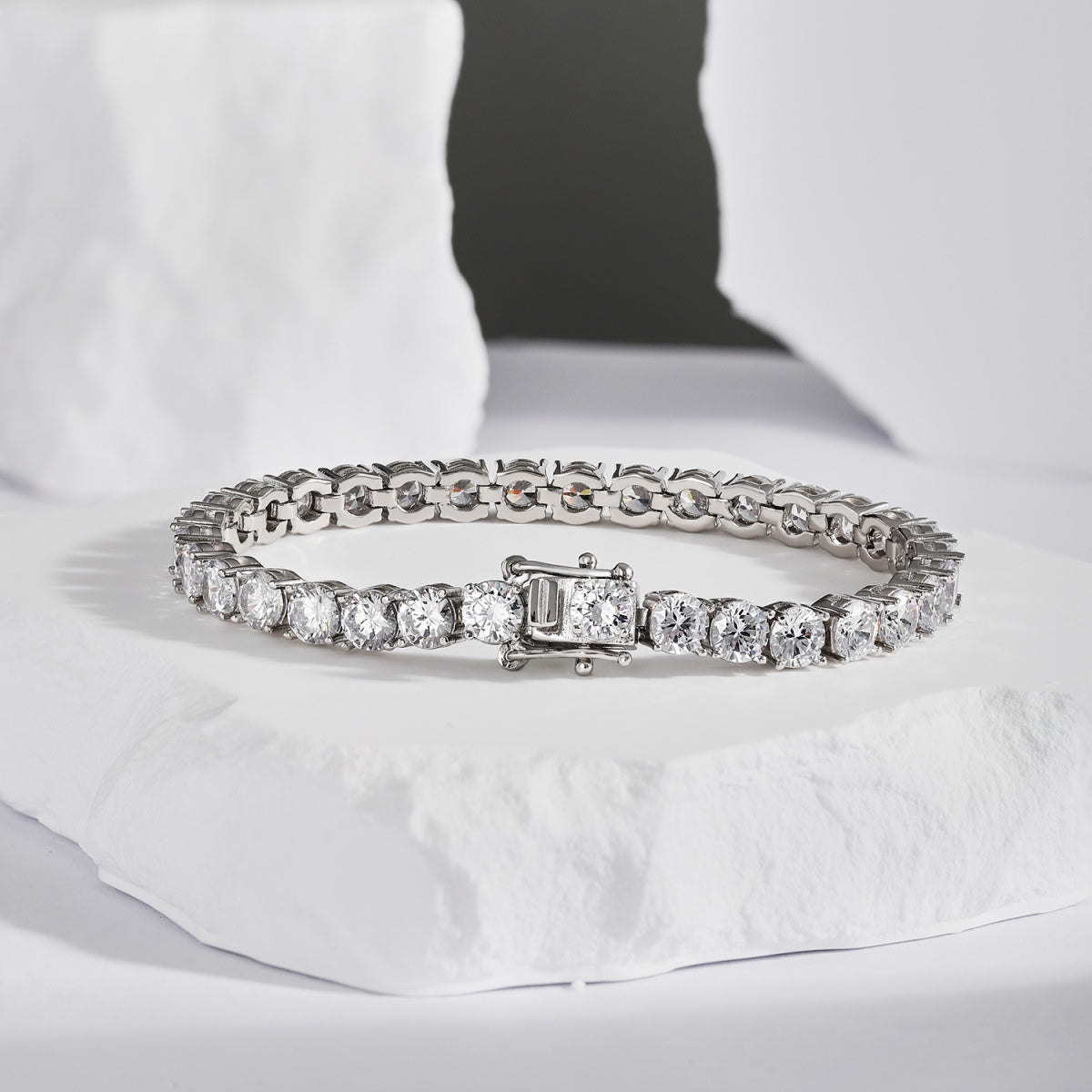 [LORA]Ornate Sparkling Round Cut Wedding Bracelet