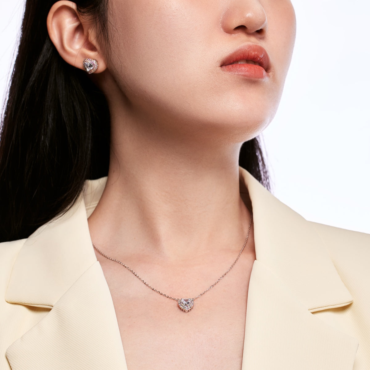 [LORA]Exquisite Heart Shape Necklace