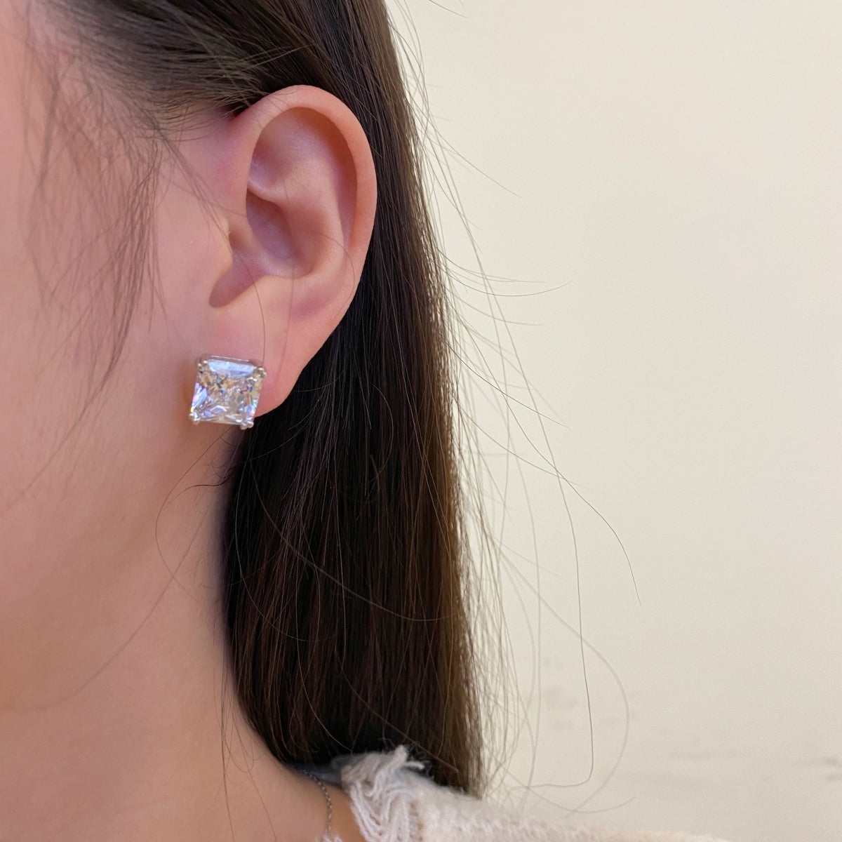 [LORA]Delicate Square Shape Earrings