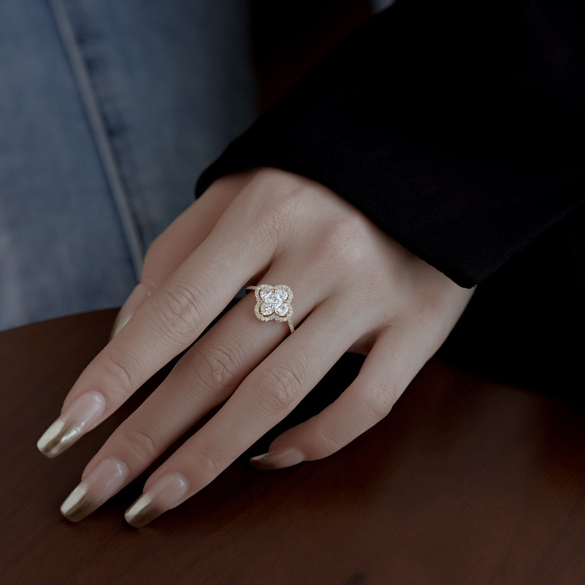 [LORA]Luxurious Eternity Flower Shape Banquet Ring