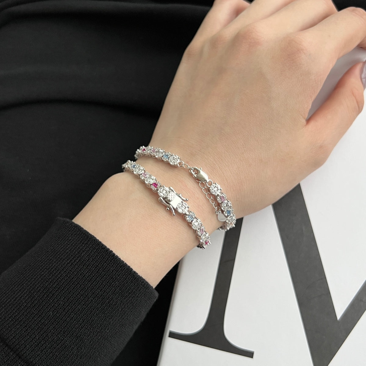 [LORA]Dazzling Radiant Multi Cut Daily Bracelet