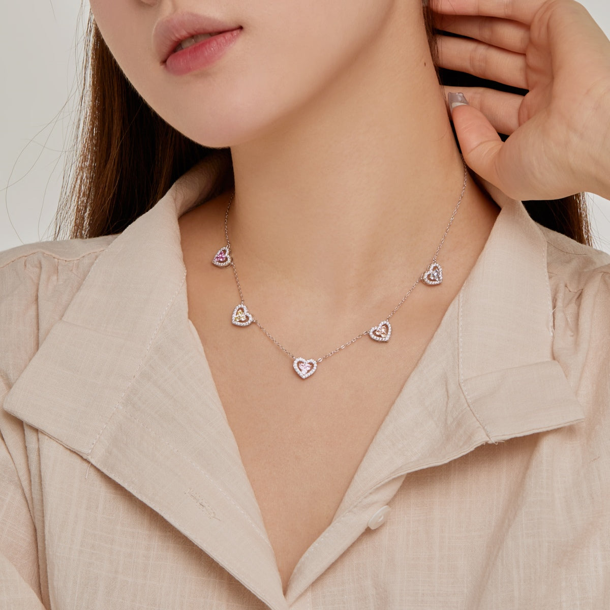 [LORA]Sparkling Five Heart Necklace