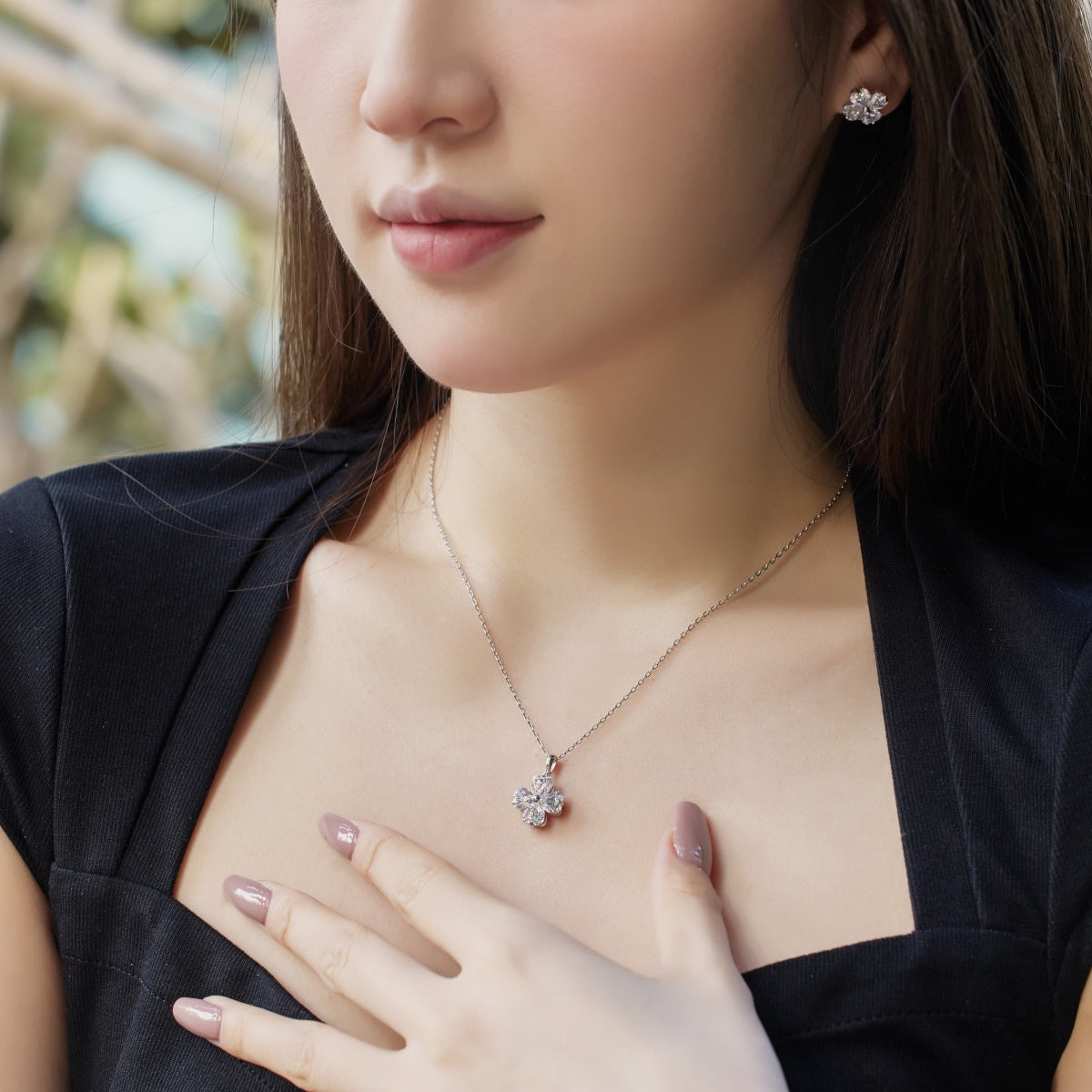 [LORA]Heart-Shaped Four-Leaf Clover Bead Necklace