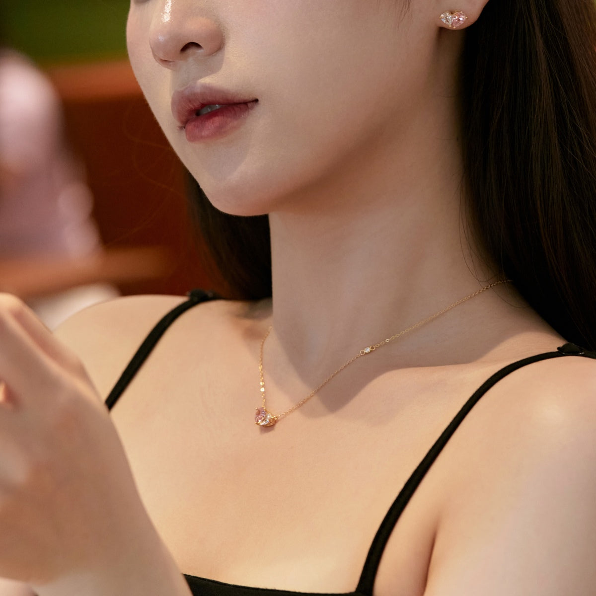 [LORA]Dazzling Elegant Heart Cut Lover Earrings