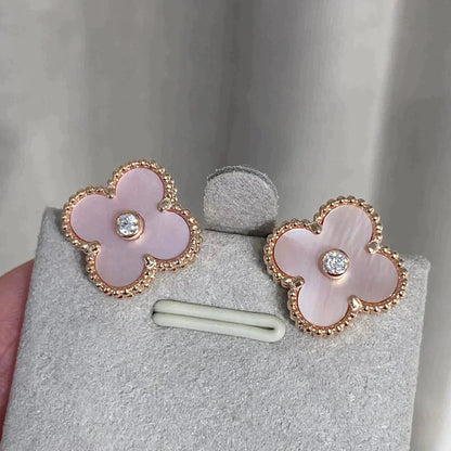 [LORA]CLOVER MEDIUM 1 MOTIFS  PINK MOP DIAMOND EARRINGS