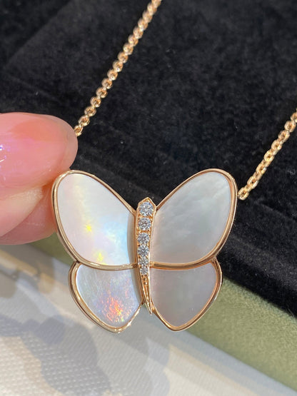 [LORA]BUTTERFLY GOLD MOP DIAMOND NECKLACE