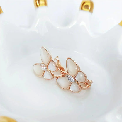 [LORA]BUTTERFLY MOP DIAMOND EARRINGS