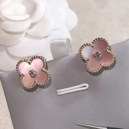 [LORA]CLOVER MEDIUM 1 MOTIFS  PINK MOP DIAMOND EARRINGS