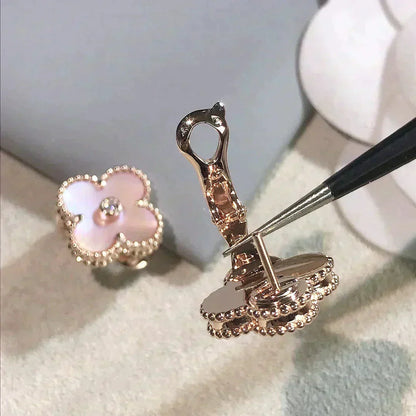 [LORA]CLOVER MEDIUM 1 MOTIFS  PINK MOP DIAMOND EARRINGS