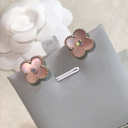 [LORA]CLOVER MEDIUM 1 MOTIFS  PINK MOP DIAMOND EARRINGS