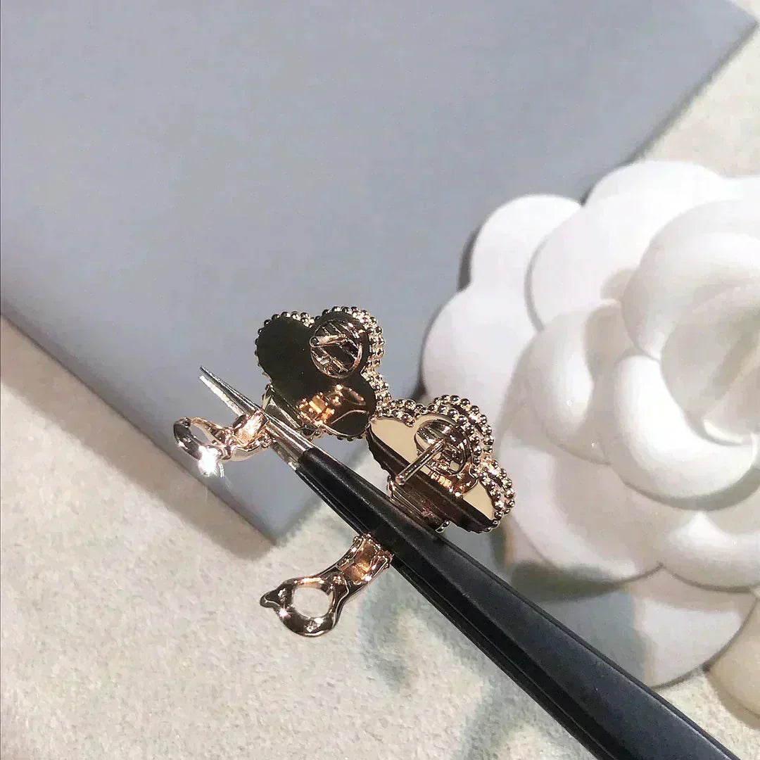[LORA]CLOVER MEDIUM 1 MOTIFS  PINK MOP DIAMOND EARRINGS