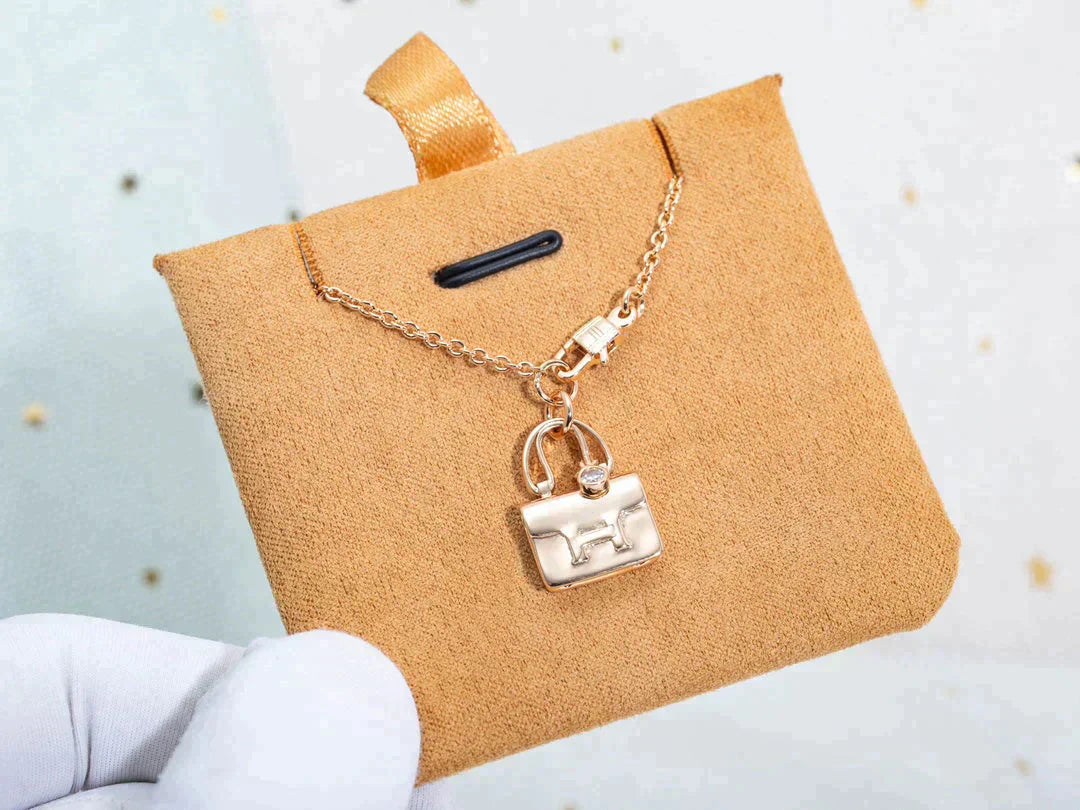 [LORA]AMULETTE PEDANT ROSE GOLD NECKLACE