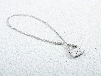 [LORA]AMULETTE PEDANT SILVER NECKLACE