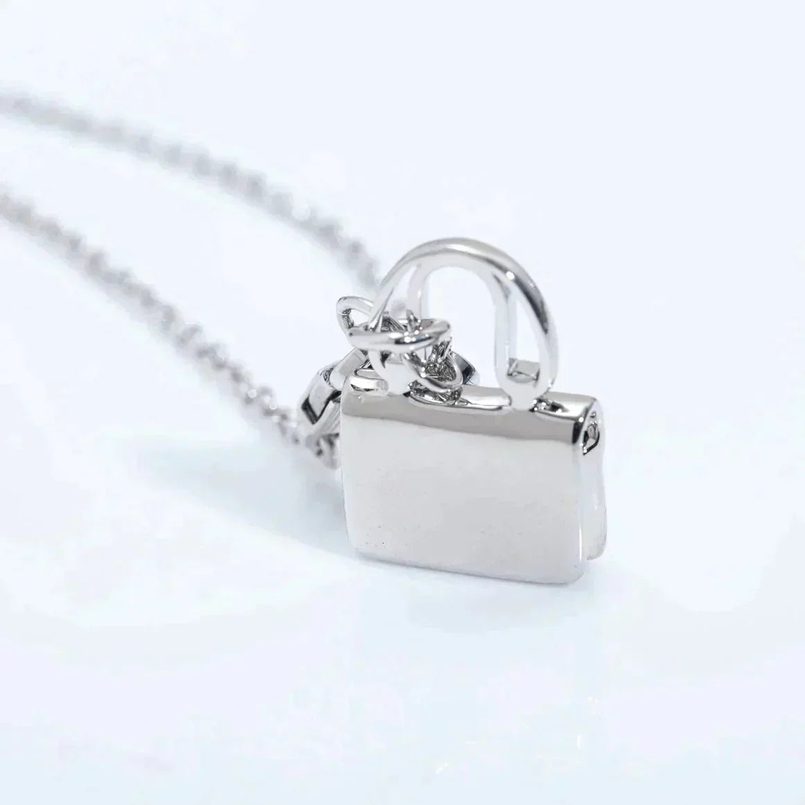 [LORA]AMULETTE PEDANT SILVER NECKLACE
