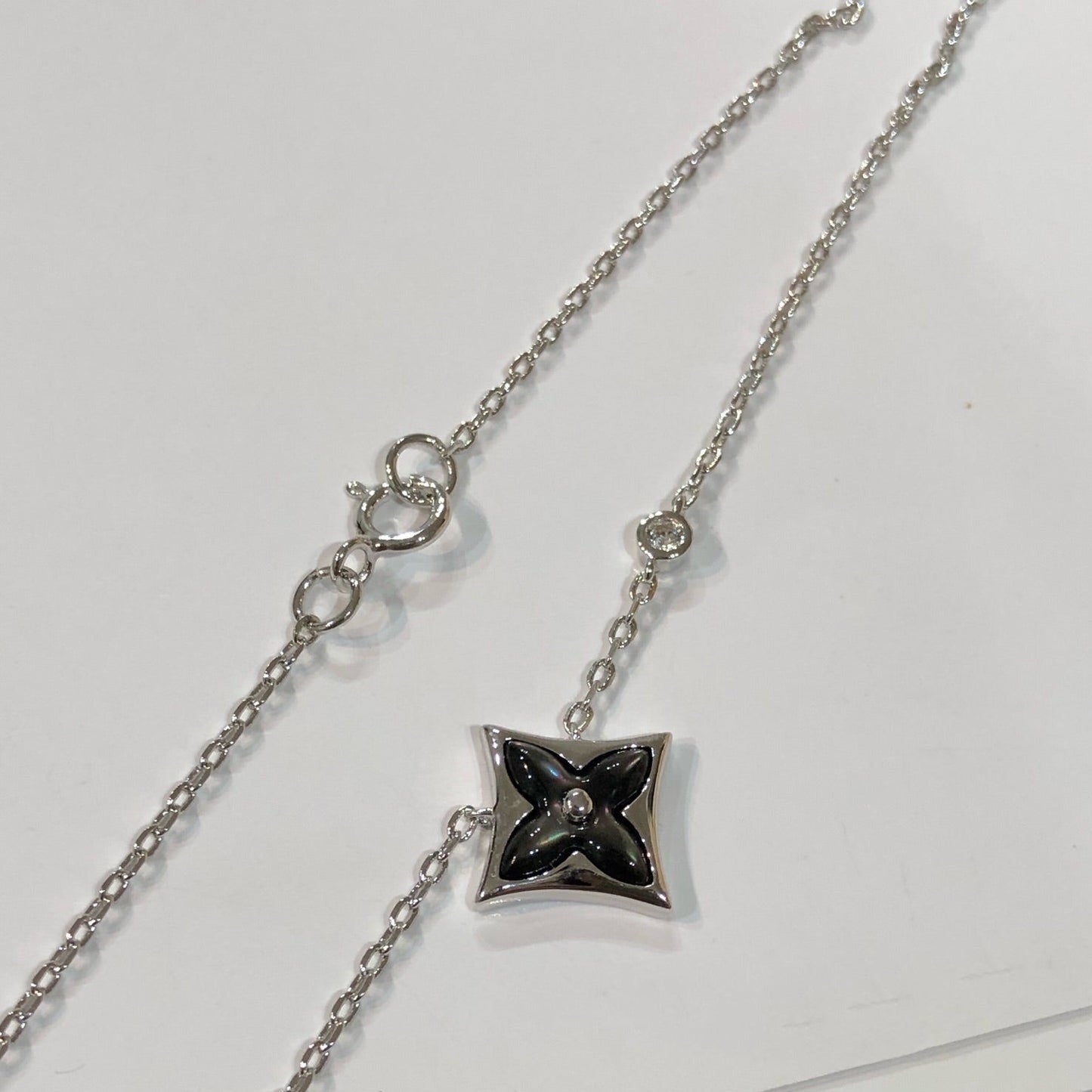 [LORA]STAR BLACK MOP NECKLACE