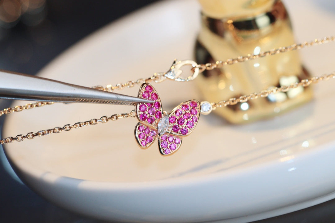 [LORA]BUTTERFLY RED DIAMOND ROSE GOLD NECKLACE