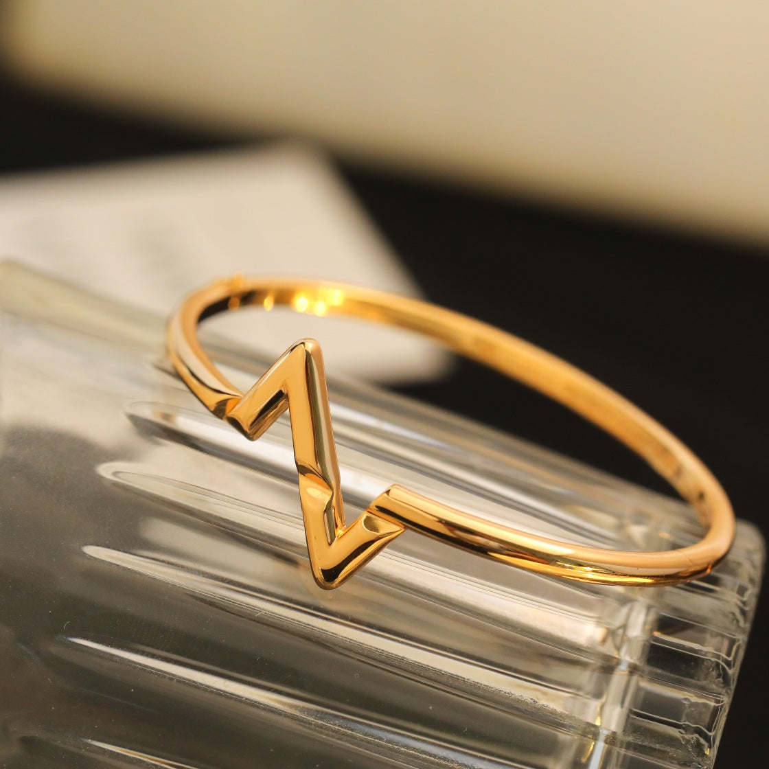 [LORA]VOLTE UPSITE DOWN BRACELET