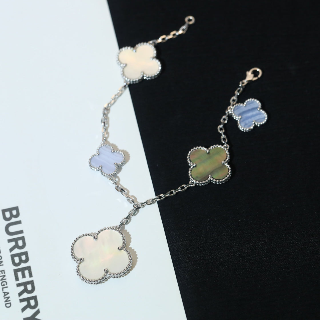 [LORA]CLOVER BRACELET 5 MOTIFS MOP CHALCEDONY SILVER