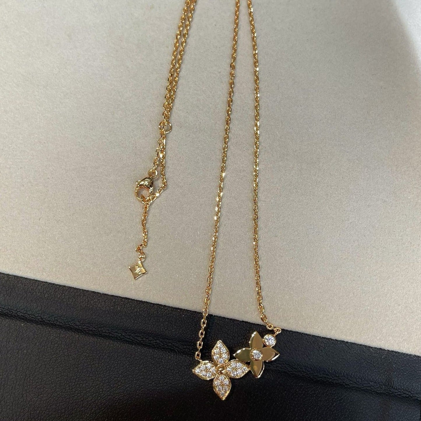[LORA]STAR BLOSSOM NECKLACE PINK GOLD DIAMONDS