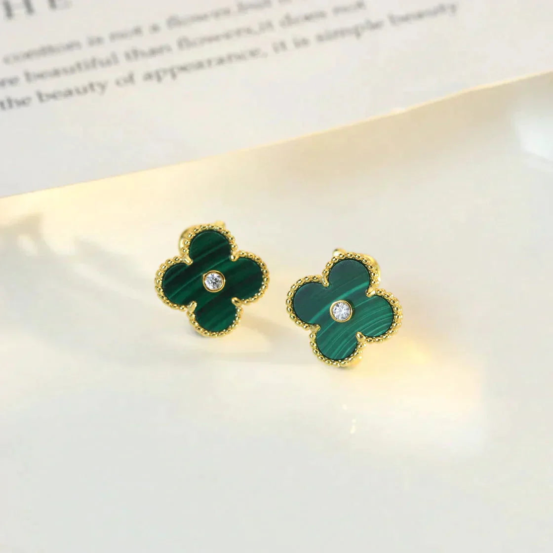 [LORA]CLOVER MEDIUM 1 MOTIFS MALACHITE DIAMOND EARRINGS