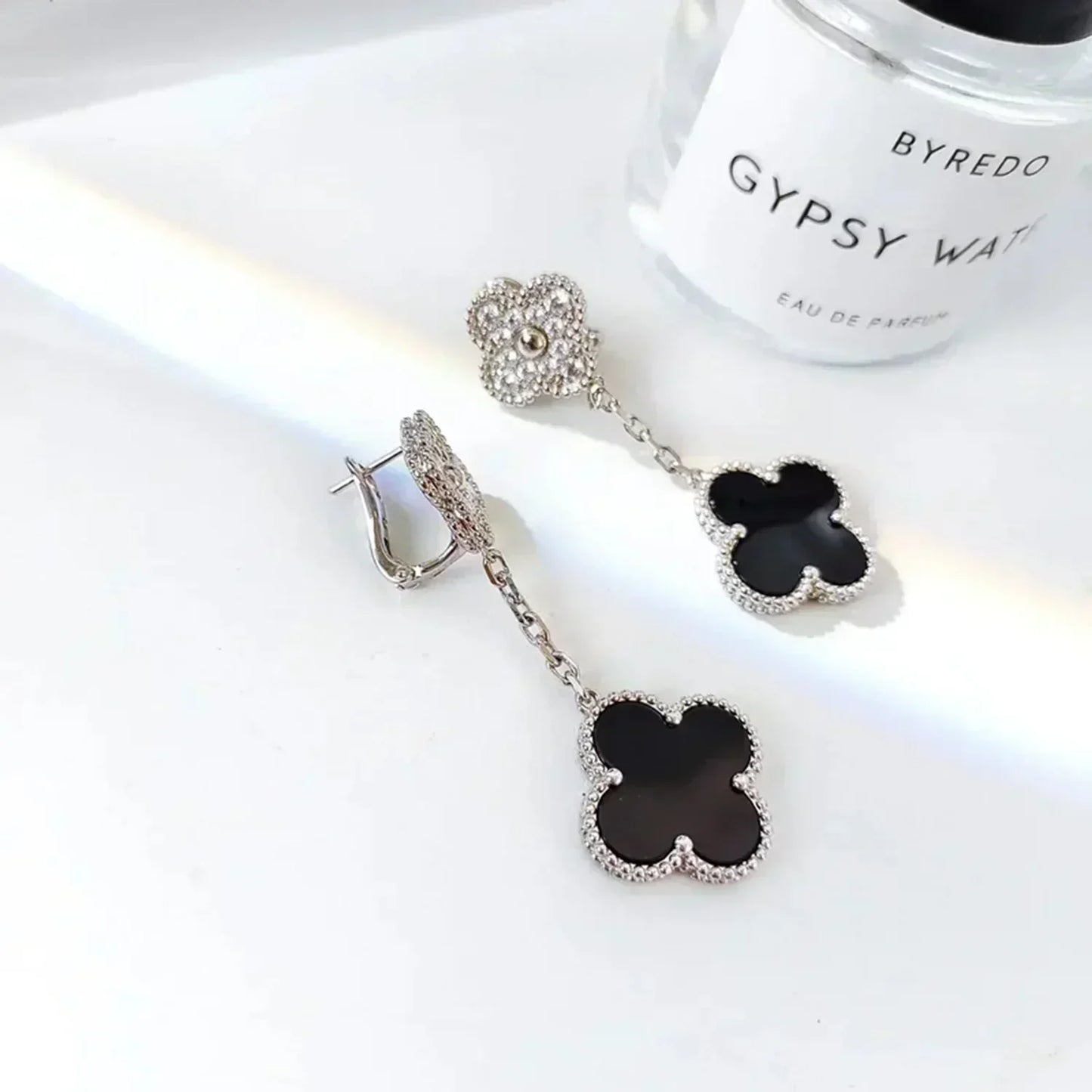 [LORA]CLOVER 2 MOTIFS  DIAMOND ONYX EARRINGS SILVER