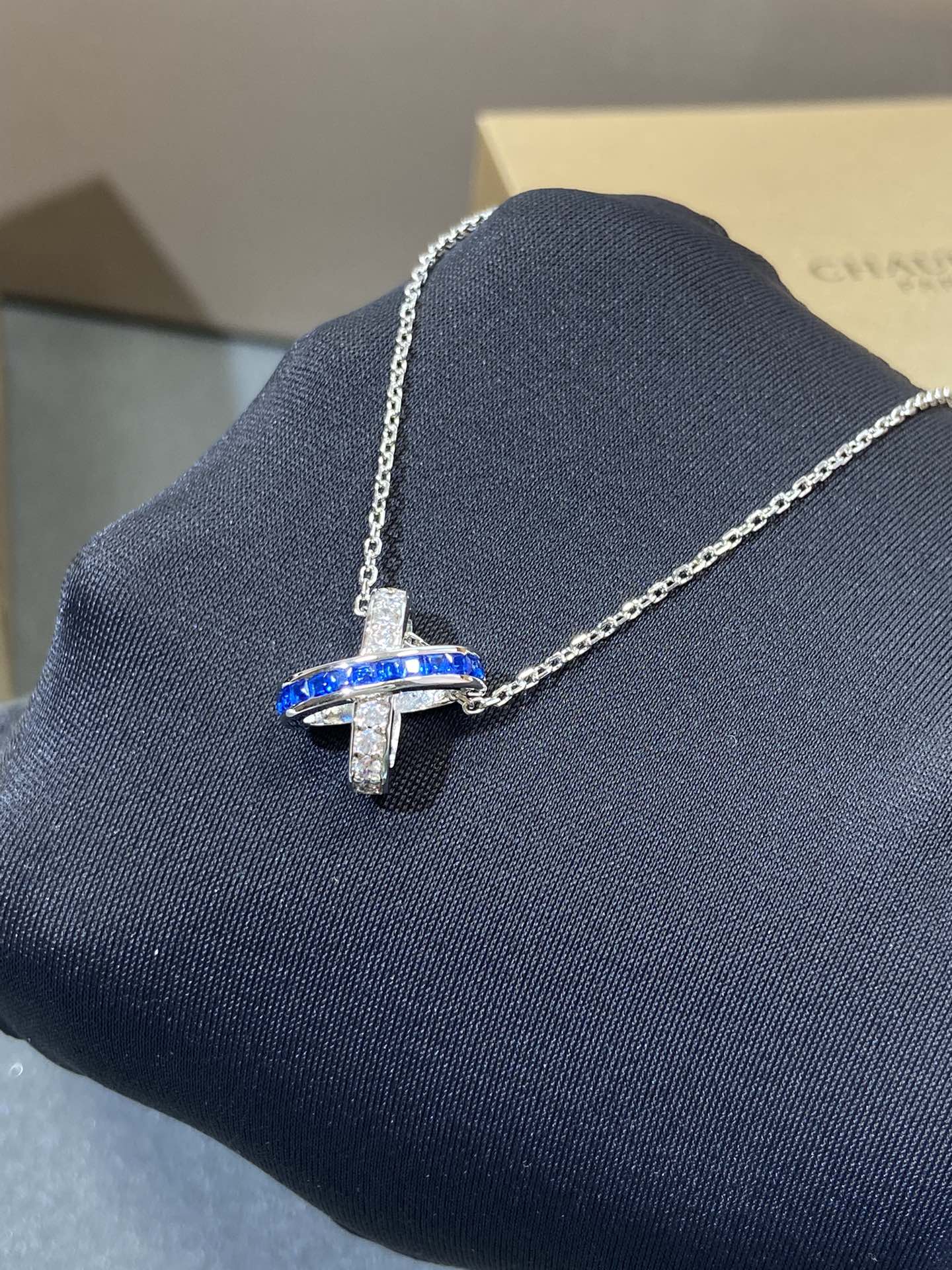 [LORA]LIENS DIAMOND SILVER NECKLACE