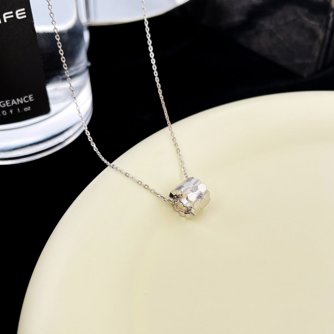 [LORA]BEE MINI PEDANT DIAMOND NECKLACE