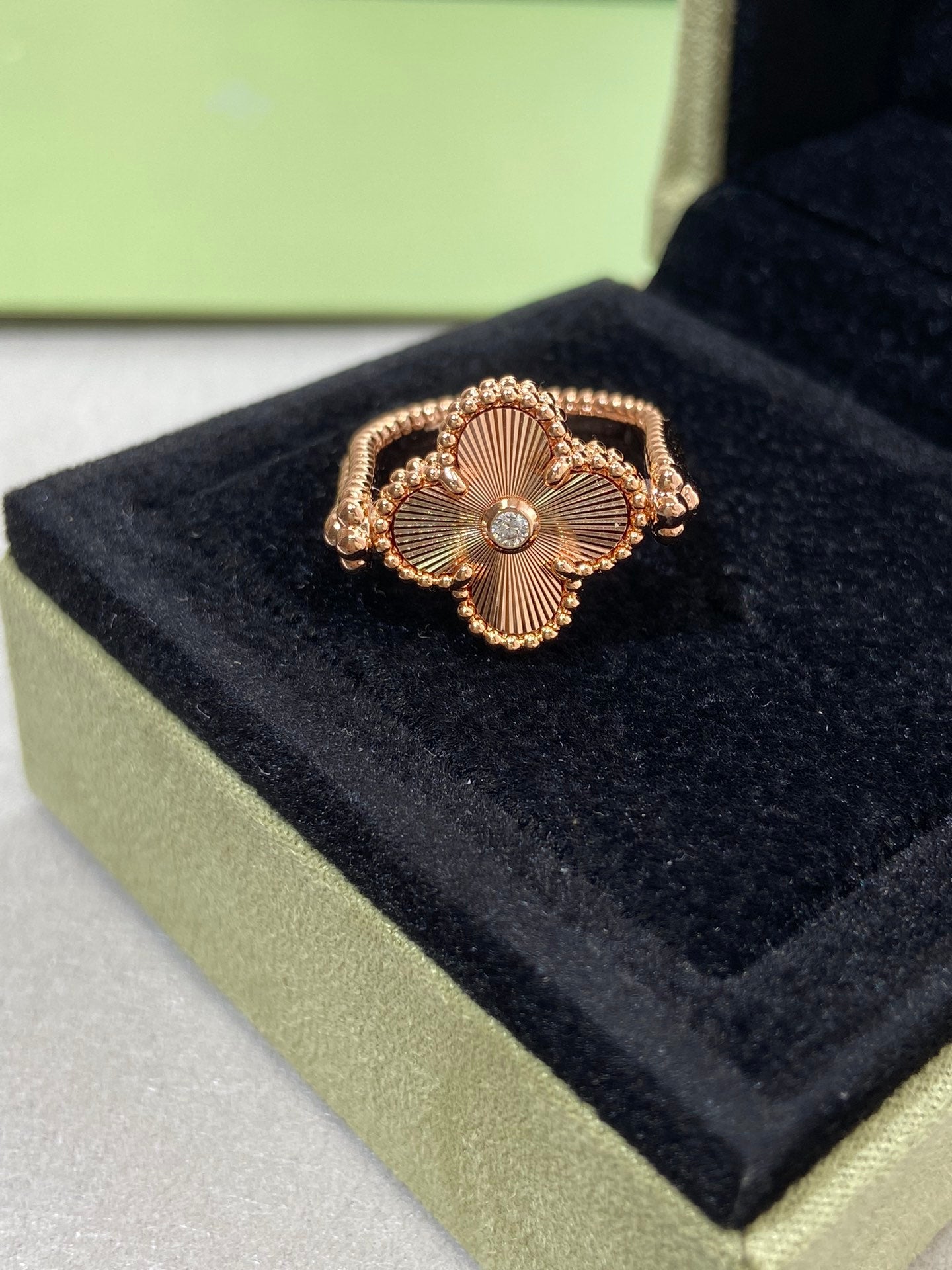 [LORA]CLOVER RIVERSIBLE PINK GOLD RING
