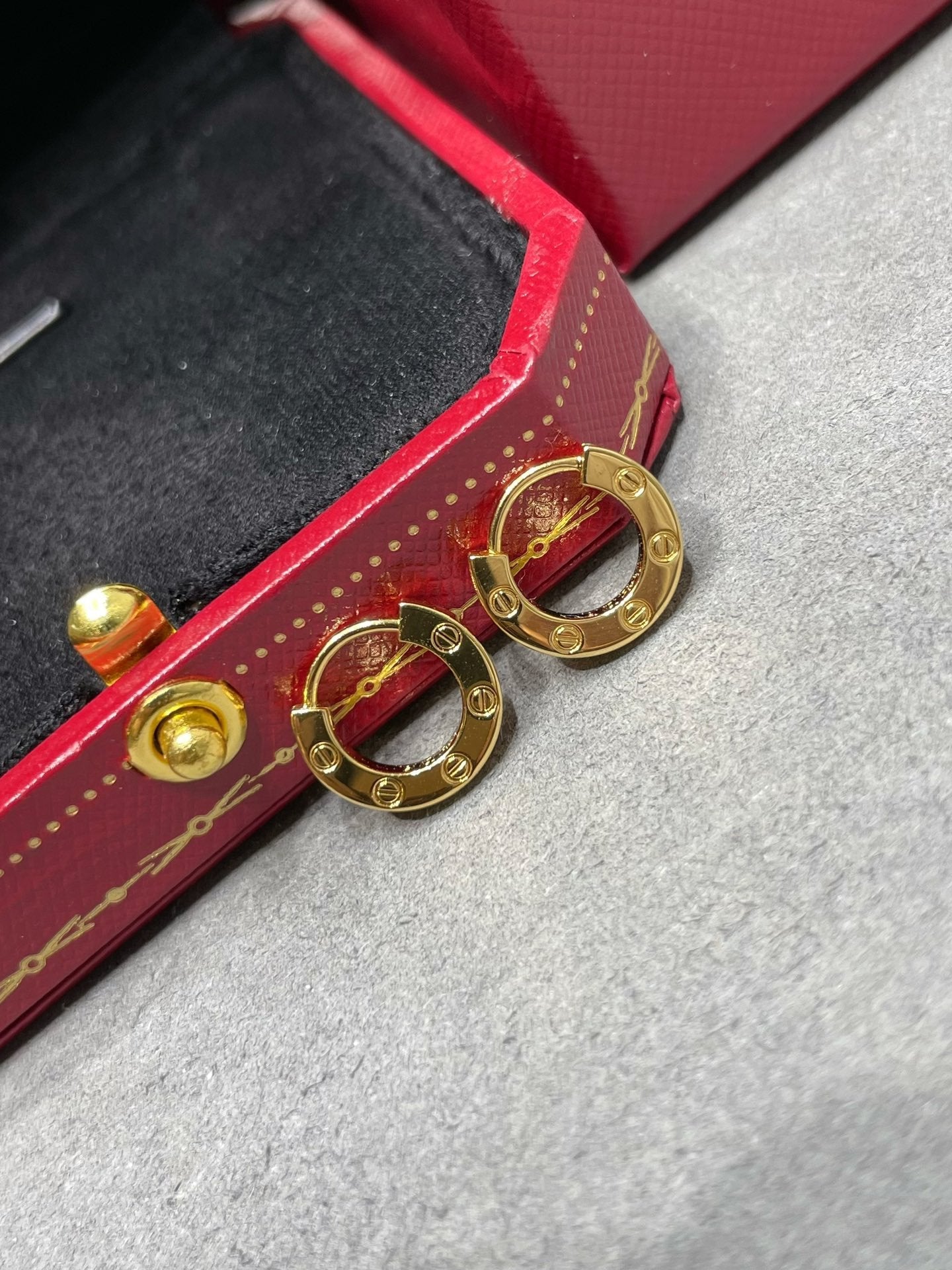 [LORA]LOVE MINI EARRINGS