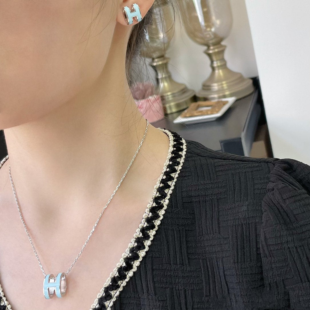 [LORA]POP H SKY BLUE NECKLACE