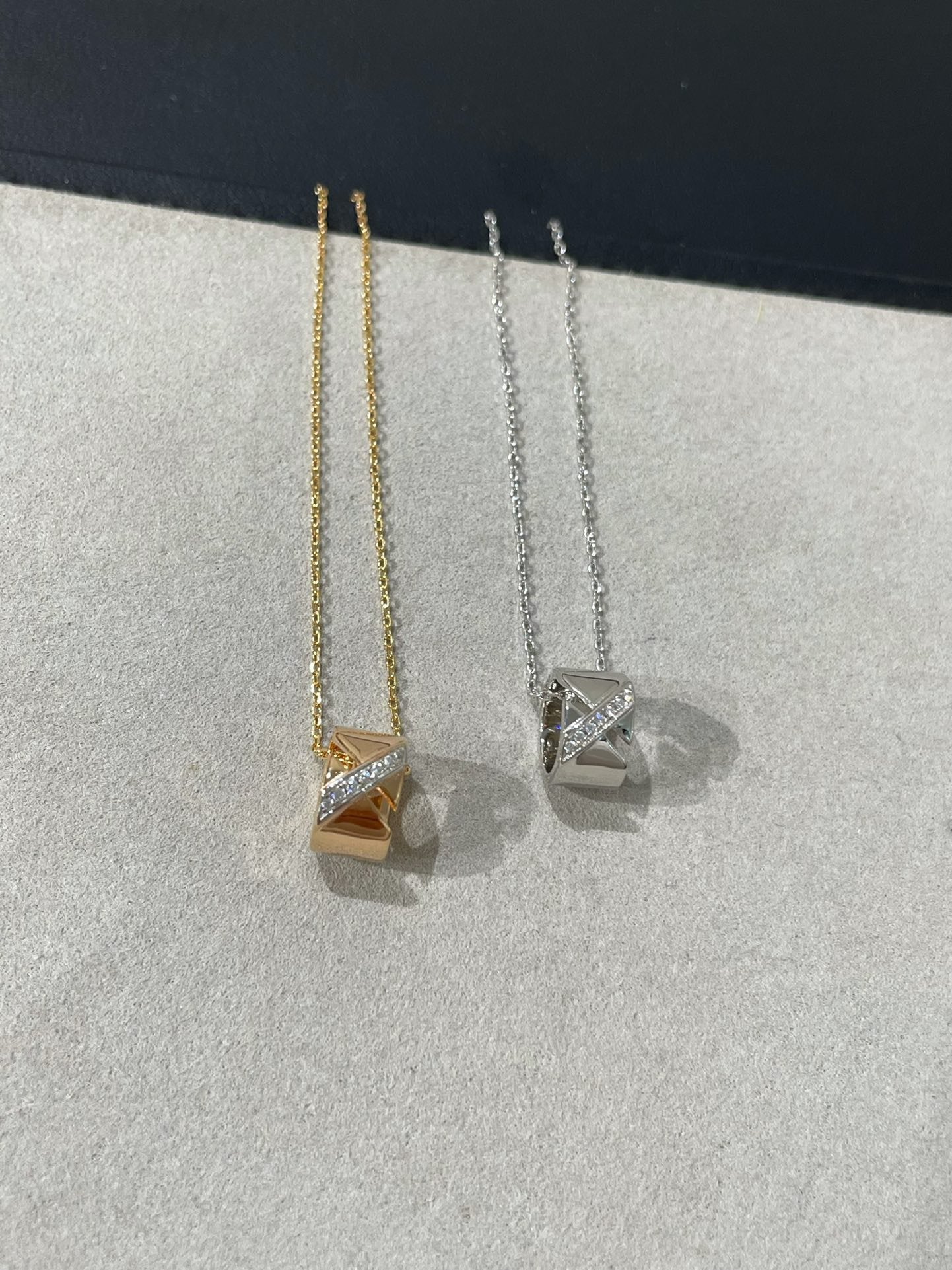 [LORA]LIENS EVIDENCE DIAMOND NECKLACE