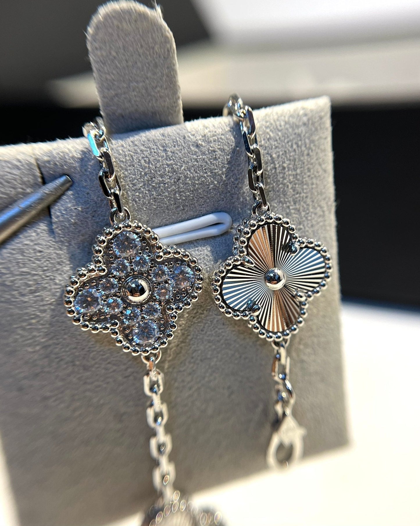 [LORA]CLOVER 5 MOTIF SILVER DIAMOND BRACELET