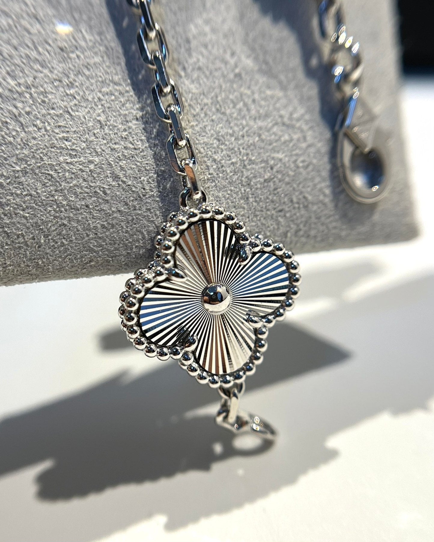 [LORA]CLOVER 5 MOTIF SILVER DIAMOND BRACELET