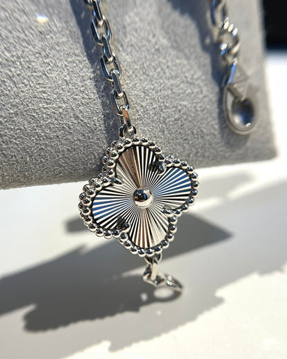 [LORA]CLOVER 5 MOTIF SILVER DIAMOND BRACELET