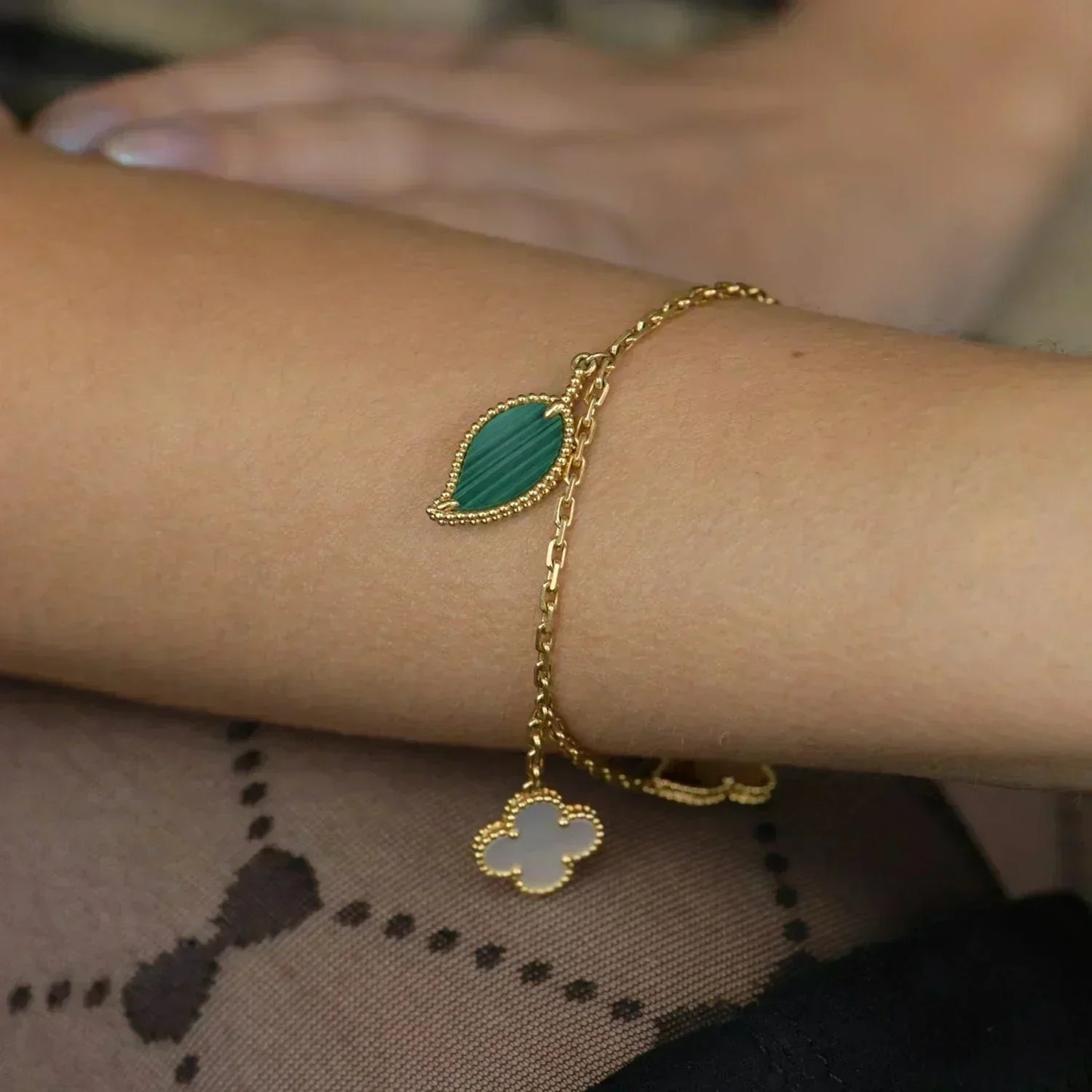 [LORA]LUCKY SPRING 5 MOTIF GOLD BRACELET