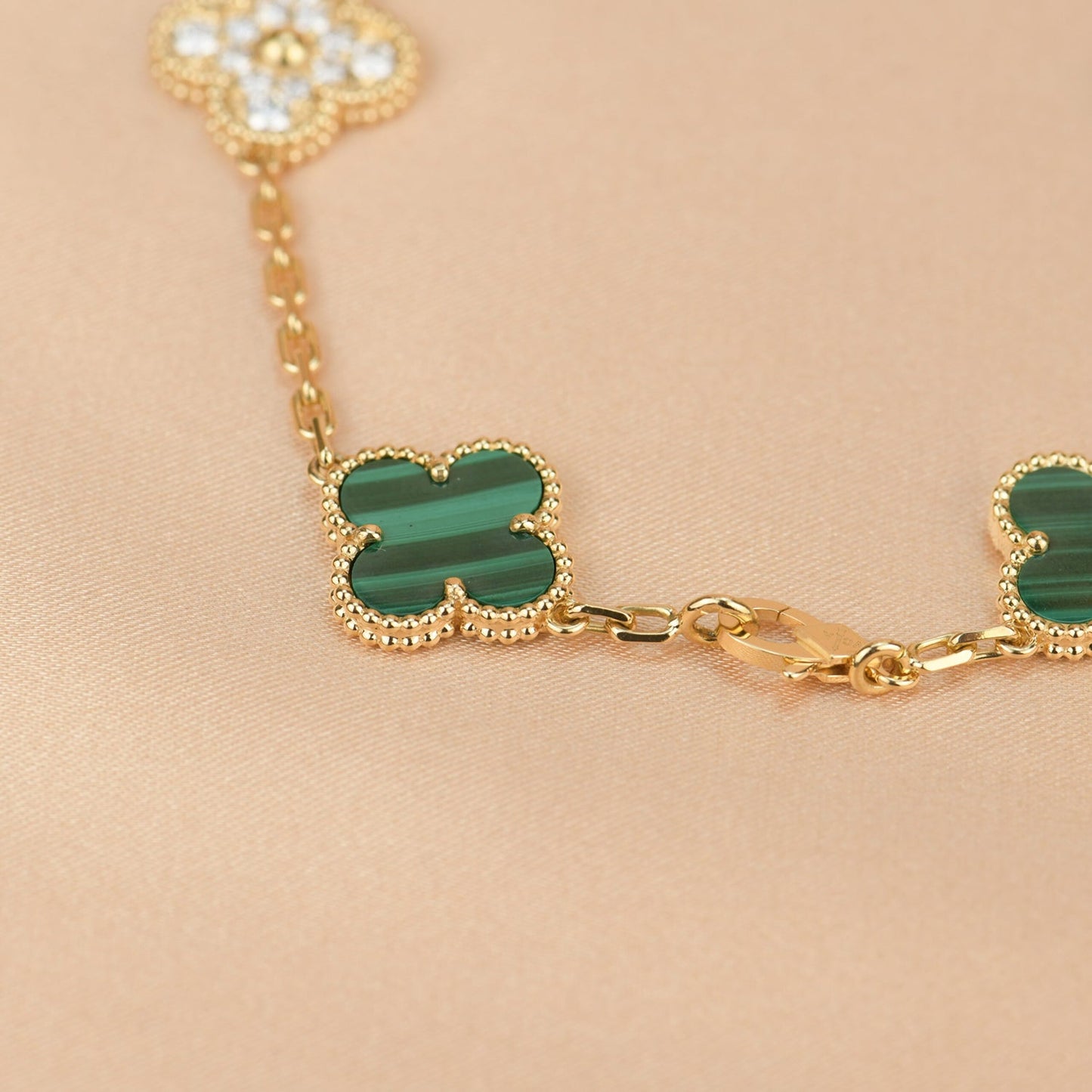 [LORA]CLOVER  5 MOTIF MALACHITE DIAMOND BRACELET
